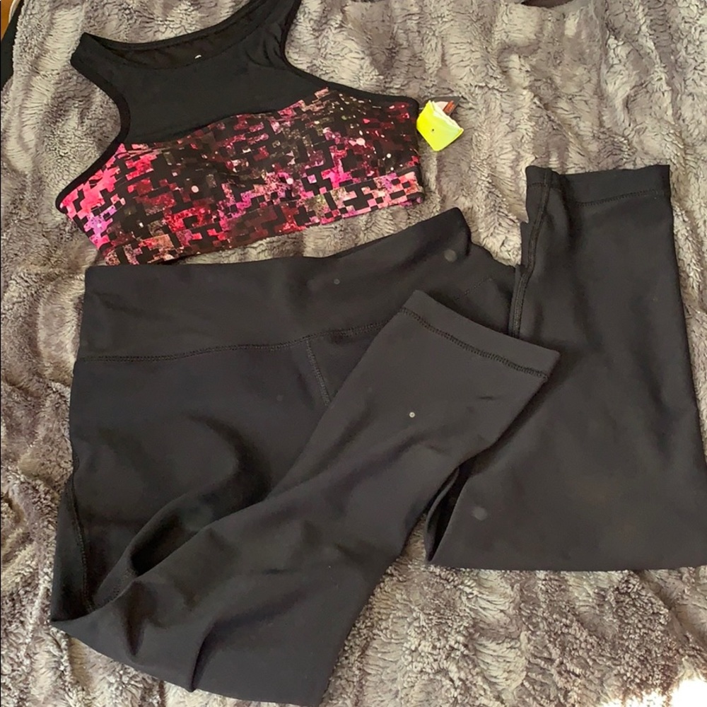 Sports bra and leggings